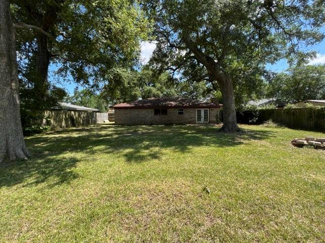 Clute, TX 77531,312 Crestwood ST