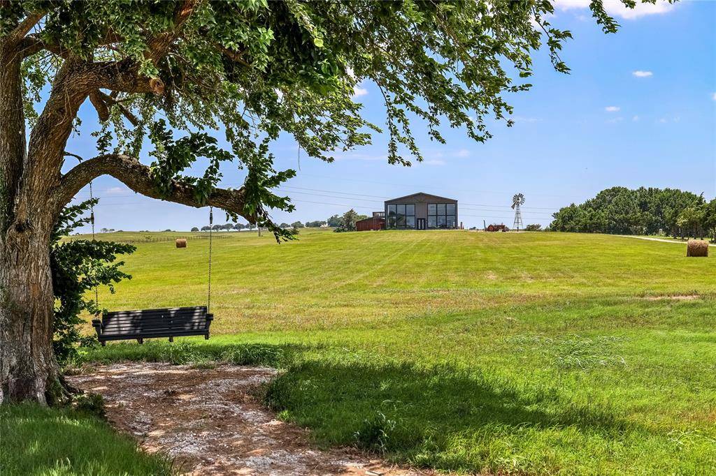 New Ulm, TX 78950,3561 Post Oak Point RD