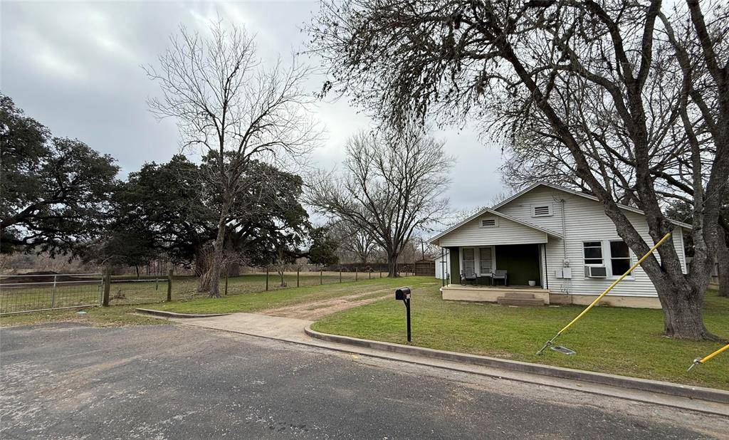 La Grange, TX 78945,1114 S Madison ST