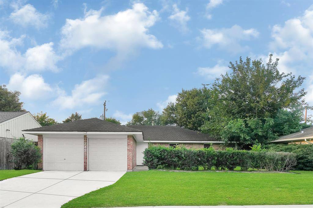 Houston, TX 77074,7422 Darnell ST