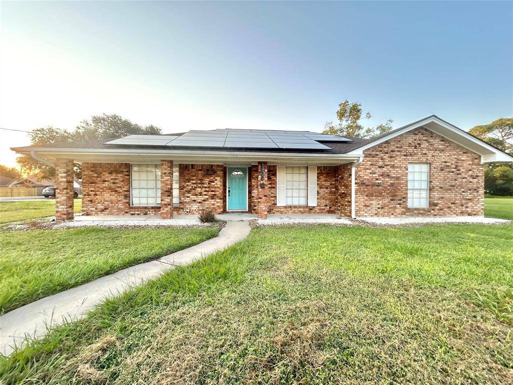 Danbury, TX 77534,5822 4th ST