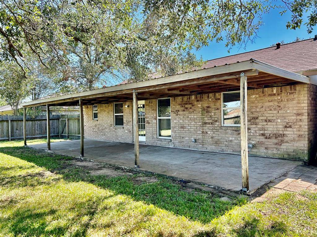 Angleton, TX 77515,716 Betty ST