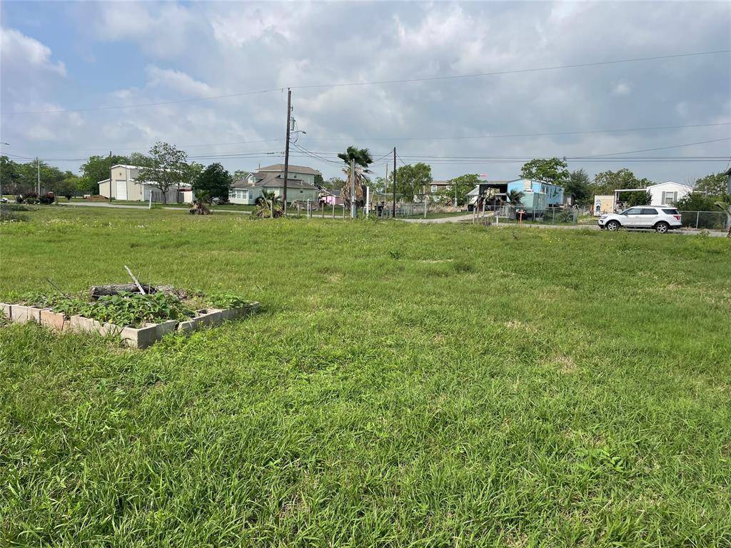 San Leon, TX 77539,513 16th ST