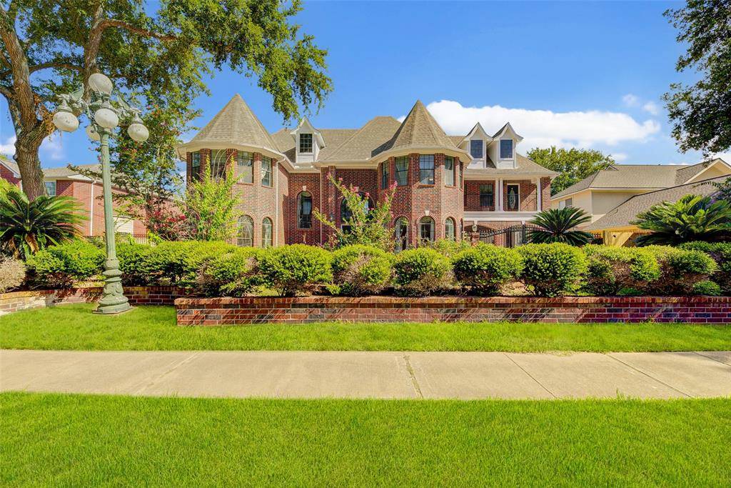 Sugar Land, TX 77498,13934 DRAKEWOOD DR