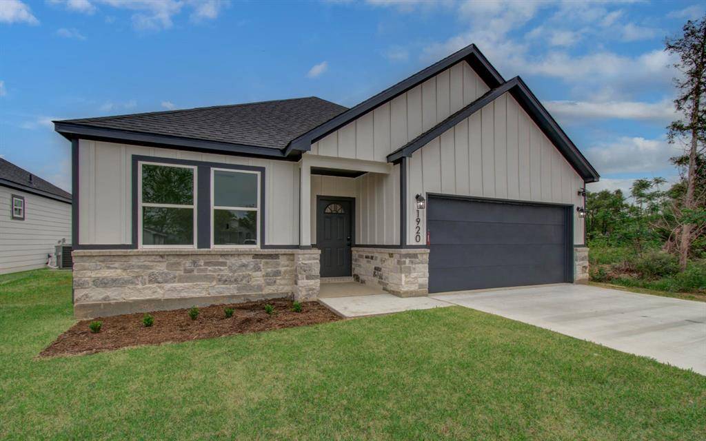 Hempstead, TX 77445,1920 1st ST