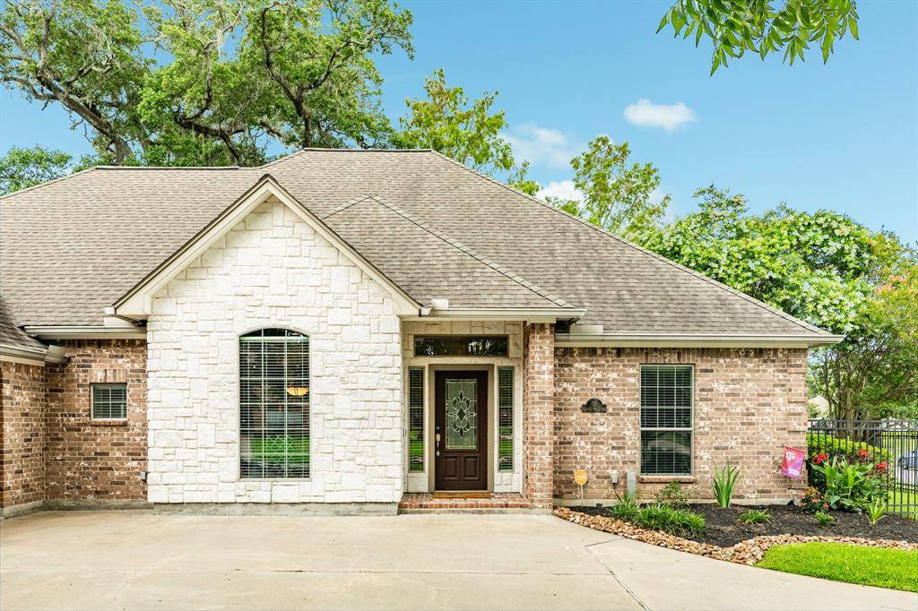 Lake Jackson, TX 77566,52 English Oak CT