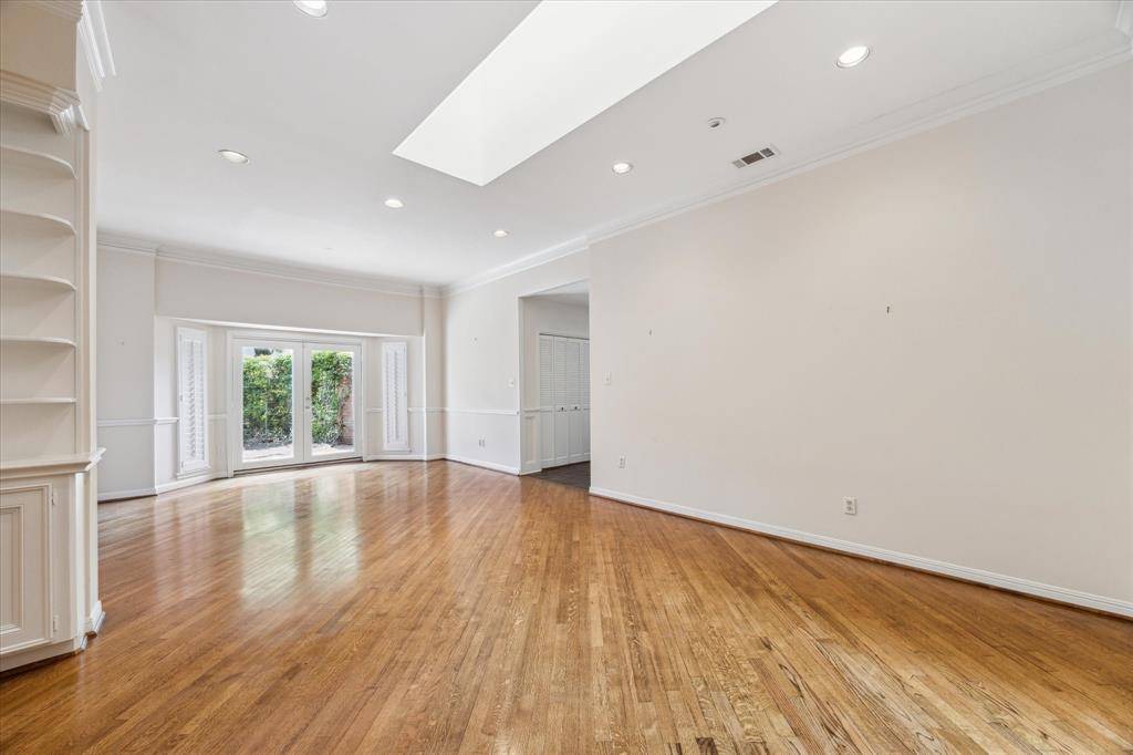 Houston, TX 77056,4932 Post Oak Timber DR