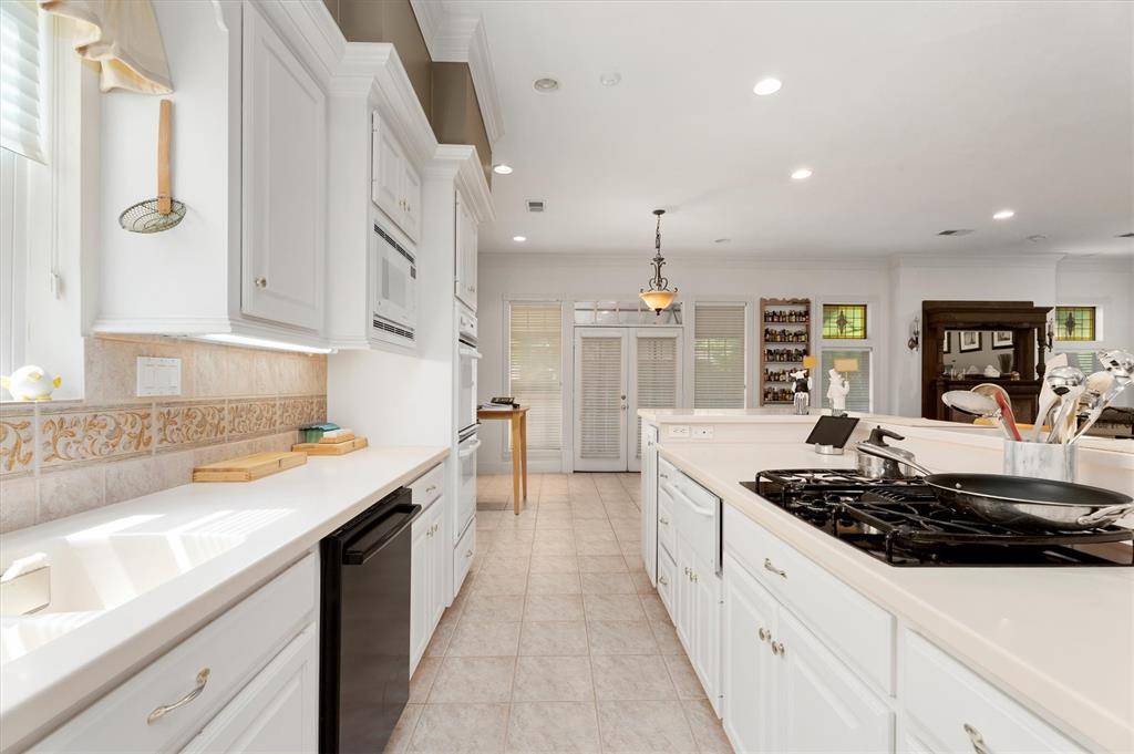 The Woodlands, TX 77381,15 S Lakemist Harbour PL