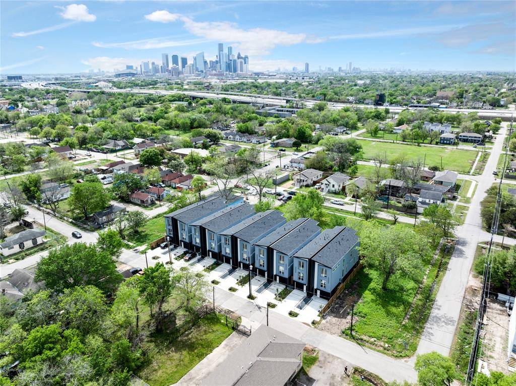 Houston, TX 77026,2211 Staples ST