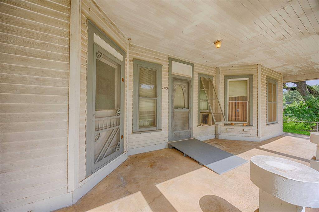 Schulenburg, TX 78956,705 Baumgarten ST