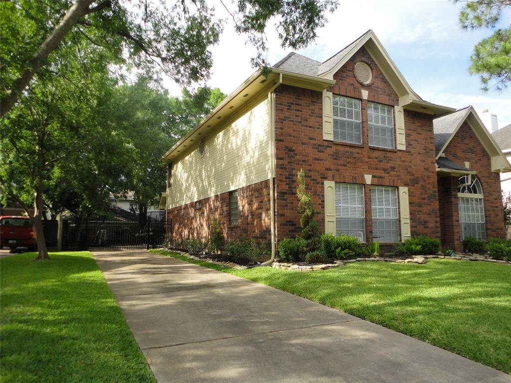 Sugar Land, TX 77479,6927 Woodside DR