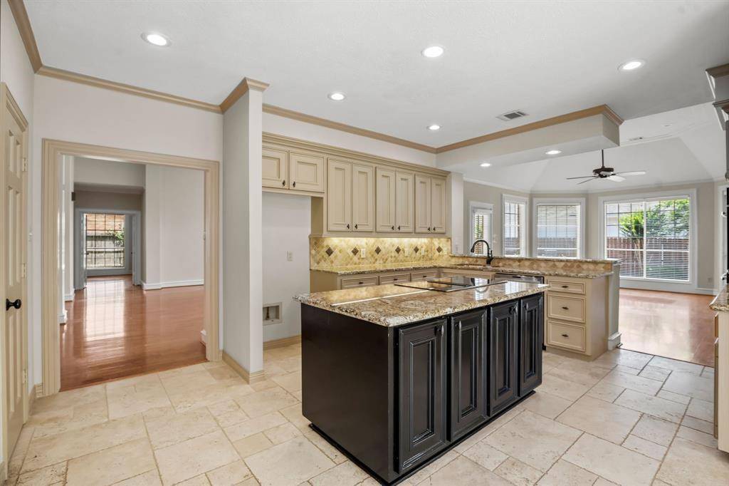 The Woodlands, TX 77381,26 Grey Finch CT