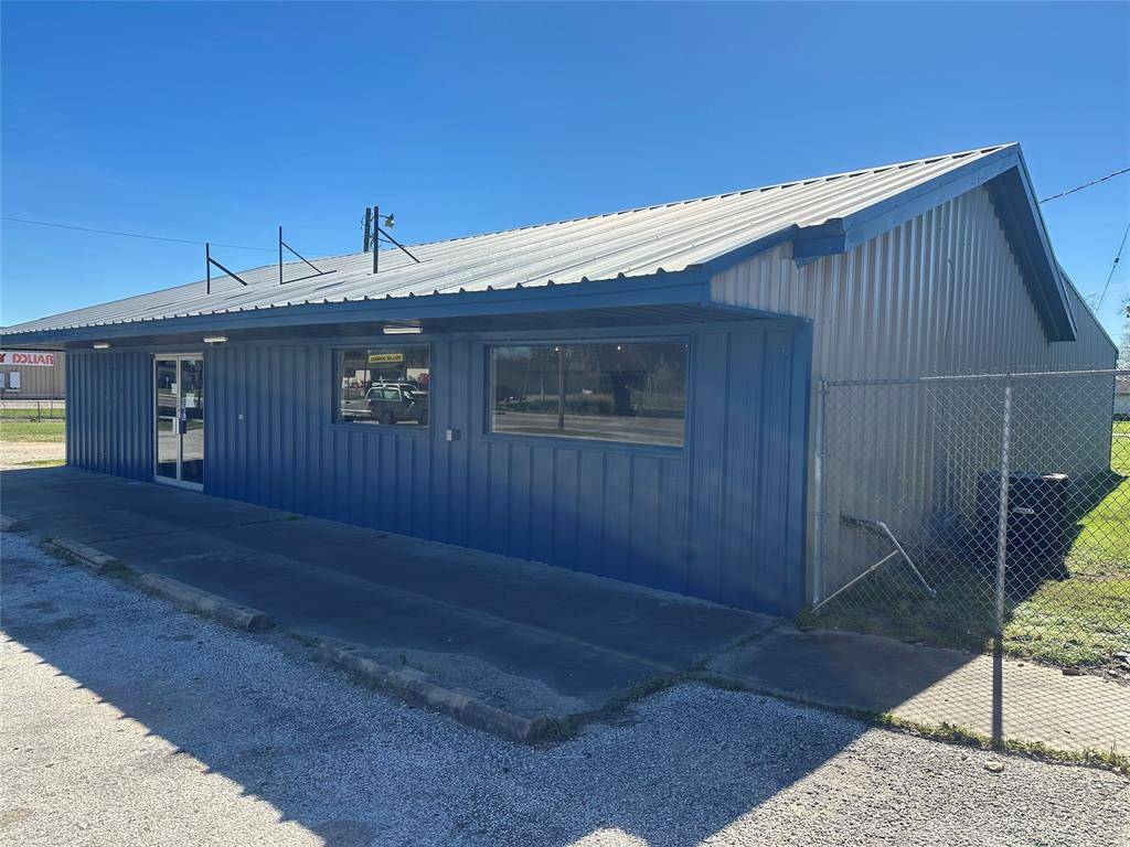 Eagle Lake, TX 77434,607 E Main ST