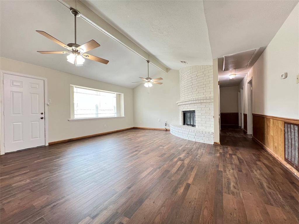 Houston, TX 77031,9210 Meaux DR