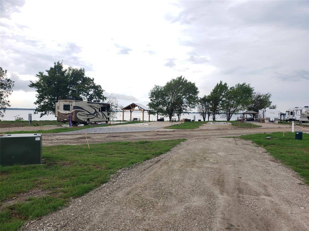 Kerens, TX 75144,6148 Peninsula RD