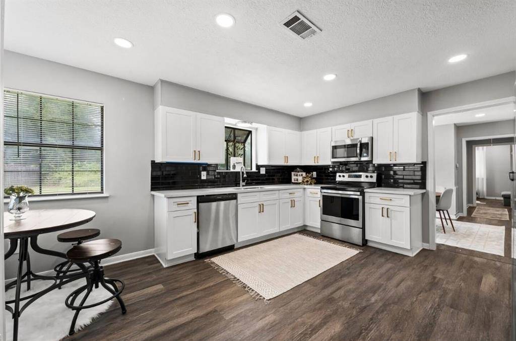 Beaumont, TX 77708,7280 Click DR