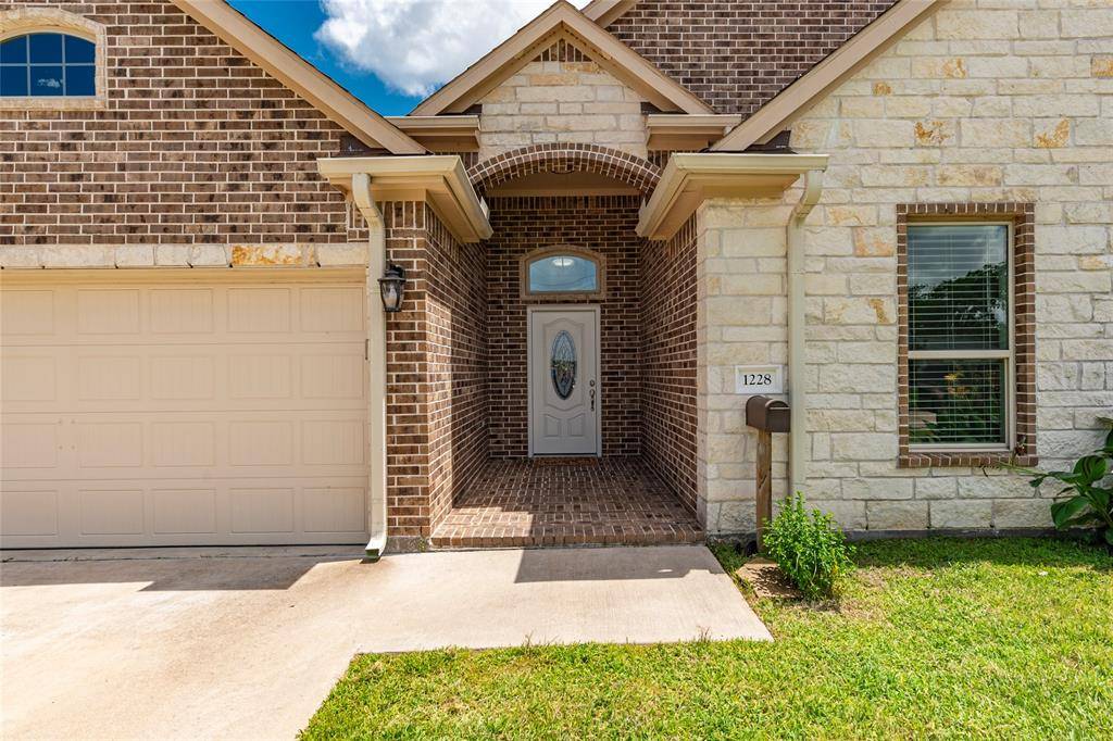 Pasadena, TX 77506,1228 Bernard ST