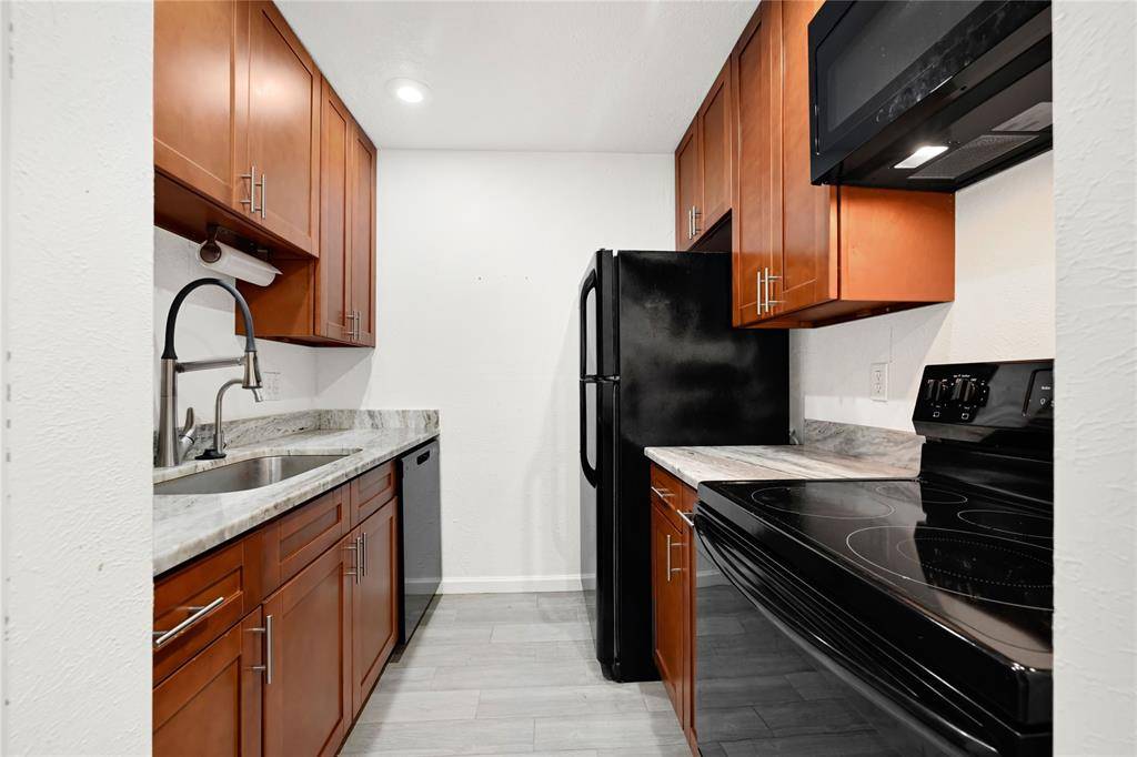 Houston, TX 77092,5001 Lamonte LN #110