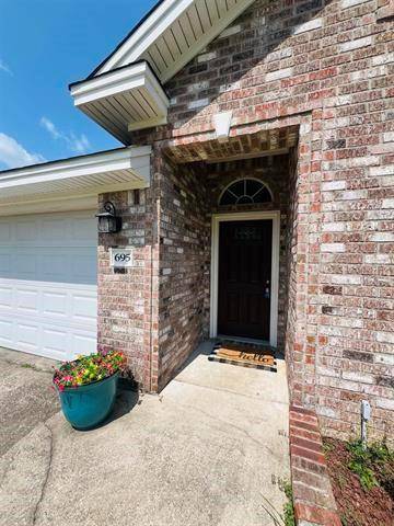 Vidor, TX 77662,695 Windmill WAY