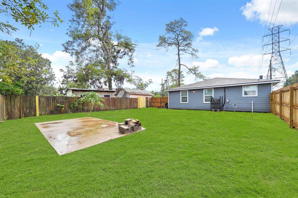 Clute, TX 77531,516 Coleman ST