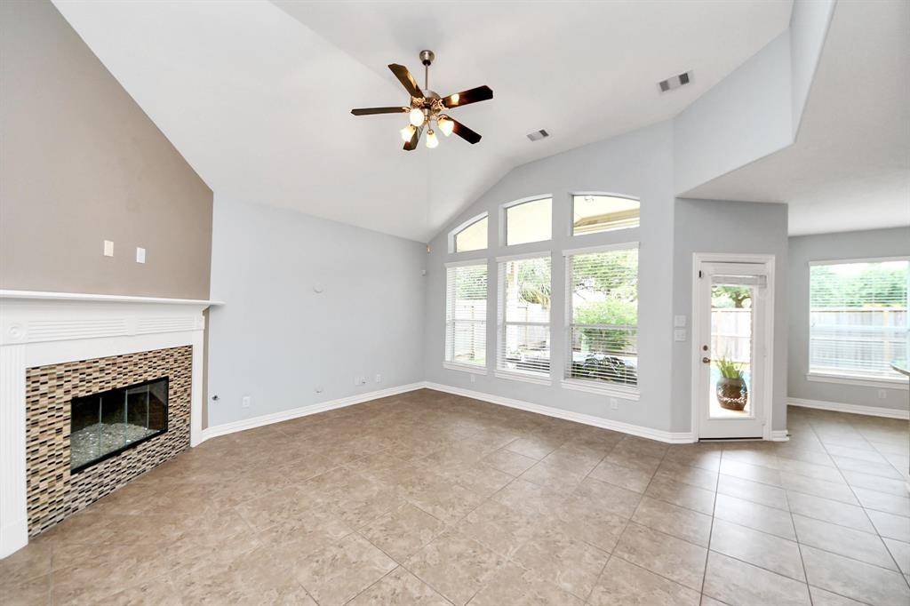 Rosharon, TX 77583,5409 Tara Oaks CT