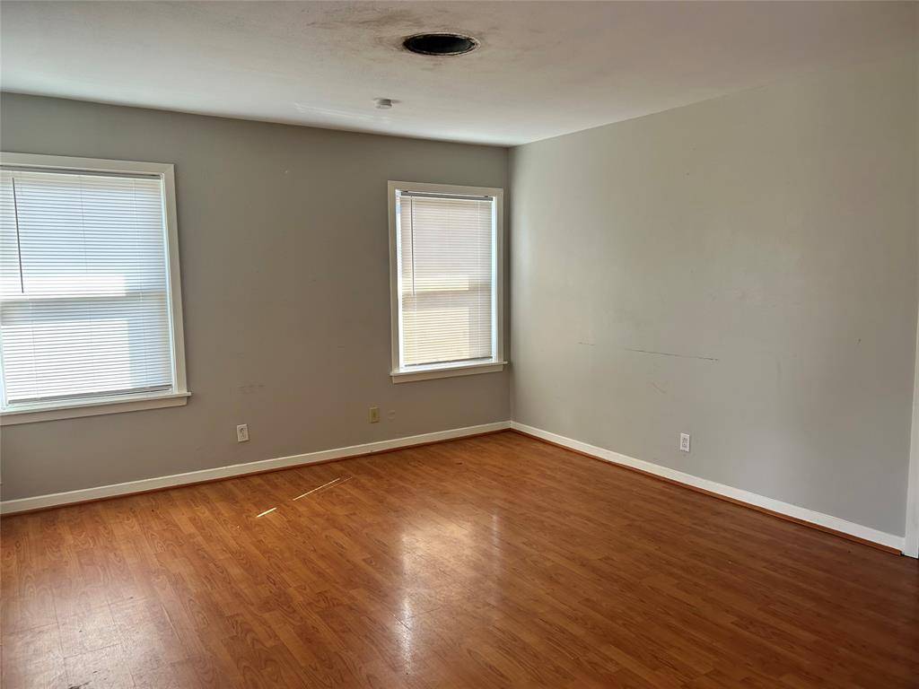 Houston, TX 77034,914 Elton ST