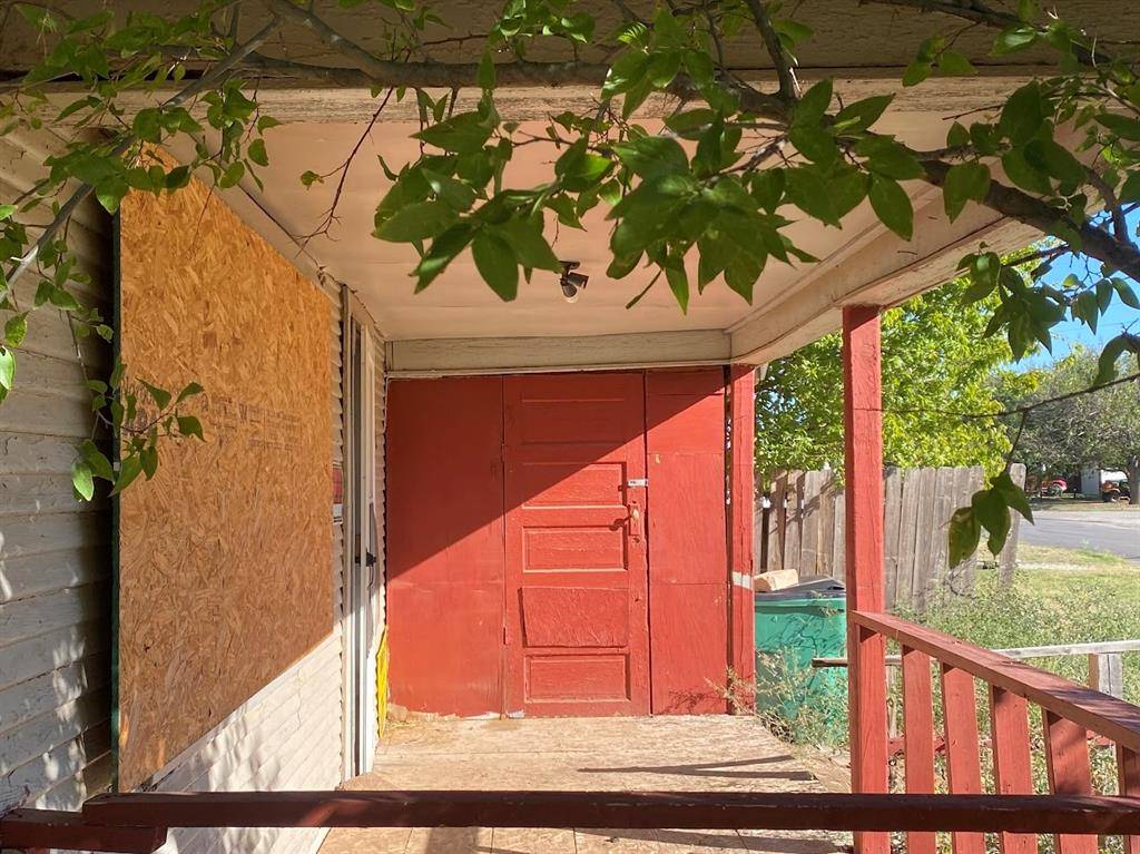 Electra, TX 76360,307 E Summit AVE
