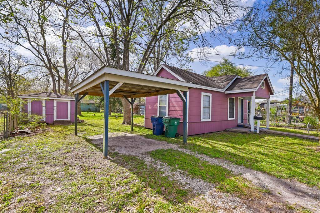 Sweeny, TX 77480,606 E 4th ST