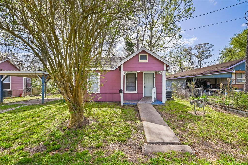 Sweeny, TX 77480,606 E 4th ST