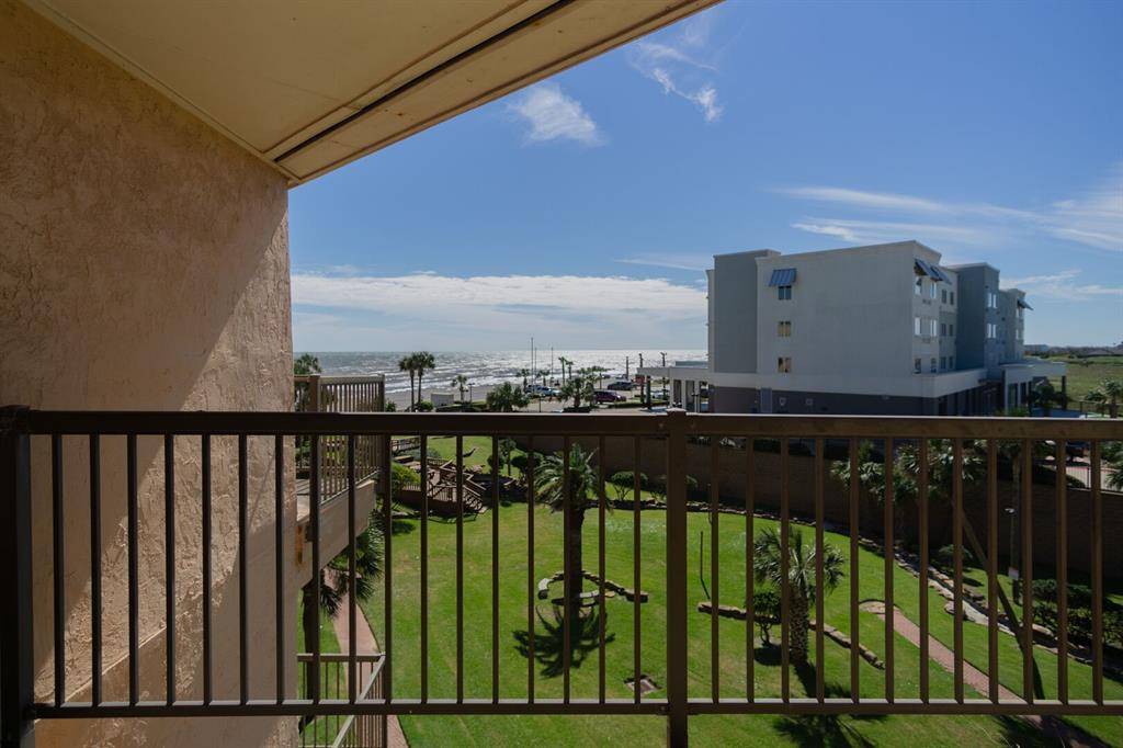 Galveston, TX 77554,9520 Seawall Blvd #313