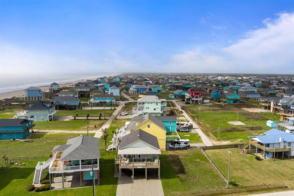 Crystal Beach, TX 77650,811 Westview