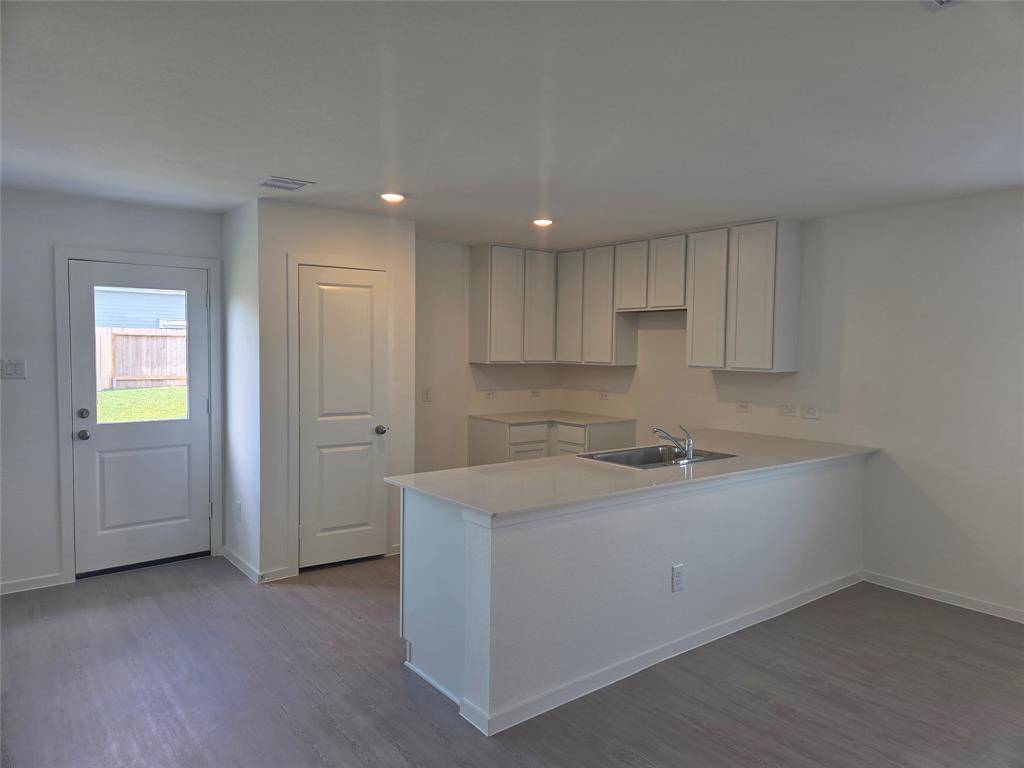 Wharton, TX 77488,107 Stran ST