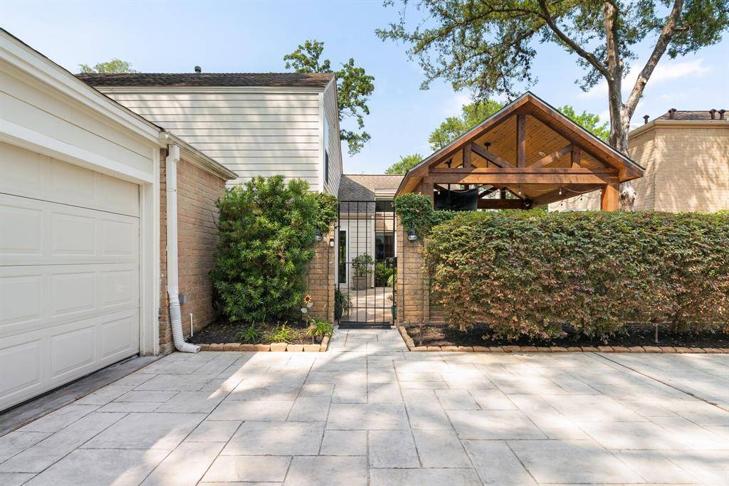 Houston, TX 77079,15726 Steamboat LN