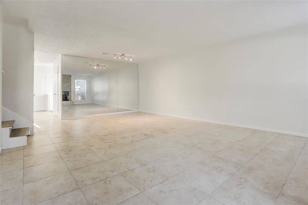 Houston, TX 77099,8718 Maplecrest DR