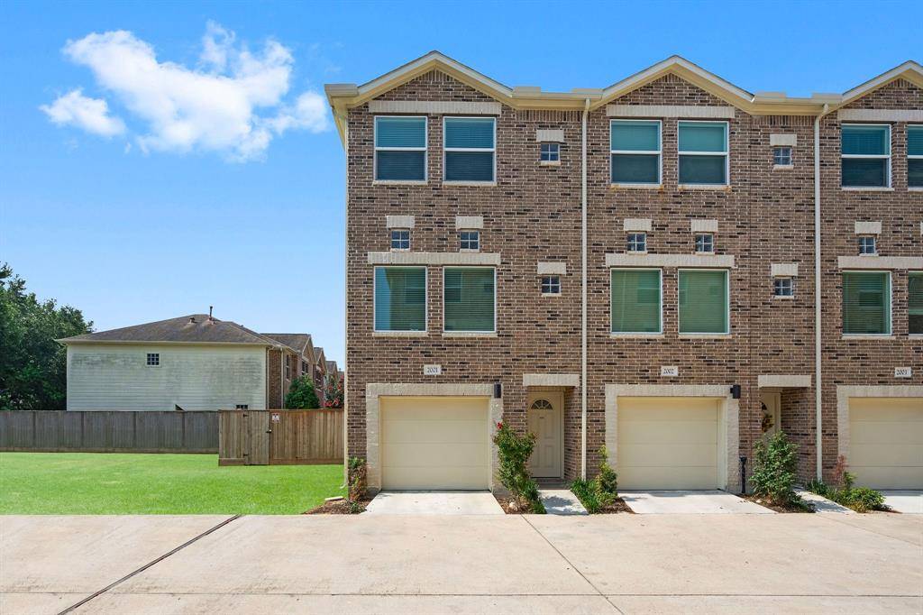 Houston, TX 77061,8705 Bryam #2001