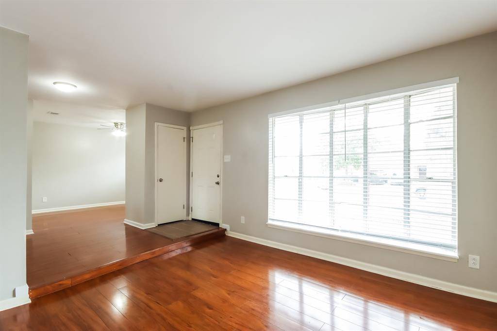 Houston, TX 77062,954 Neptune LN