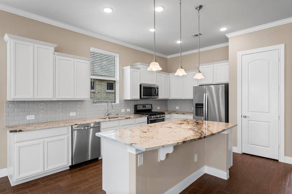 The Woodlands, TX 77382,363 Connemara DR