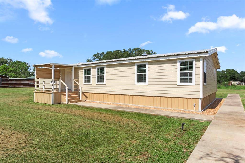 Columbus, TX 78934,1031 County Road 152