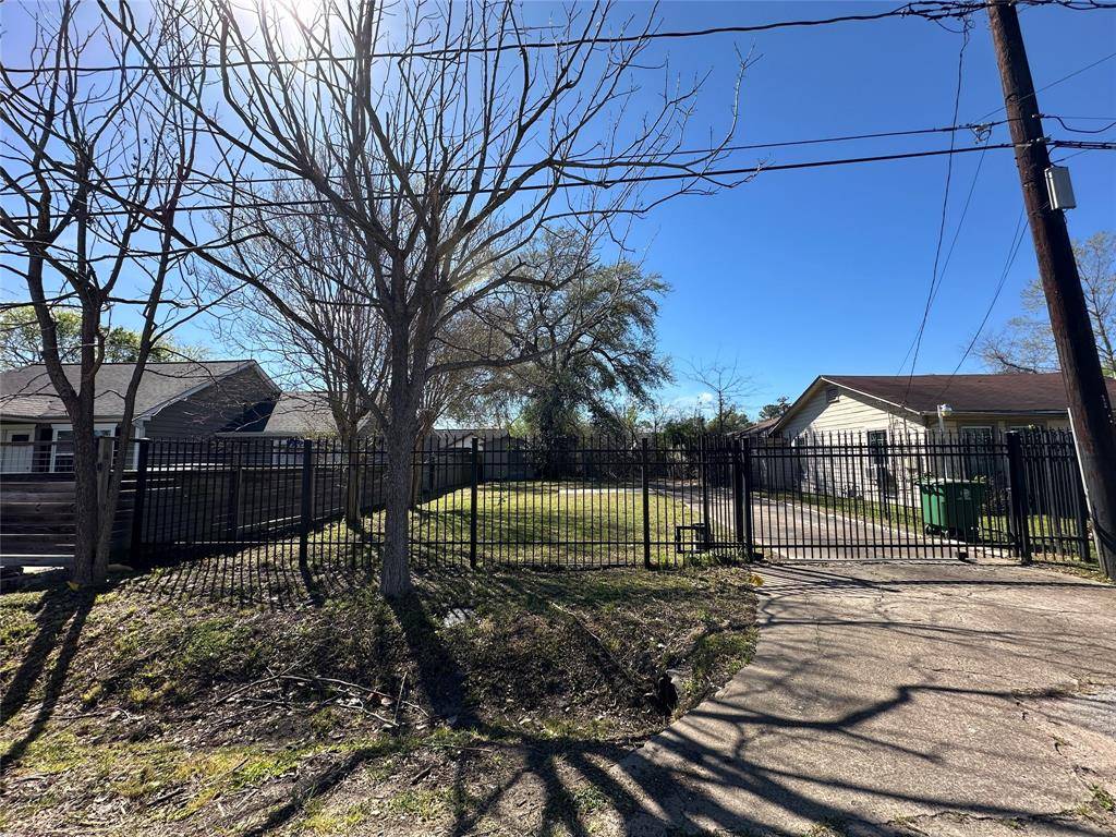 Houston, TX 77022,4309 Delhi ST