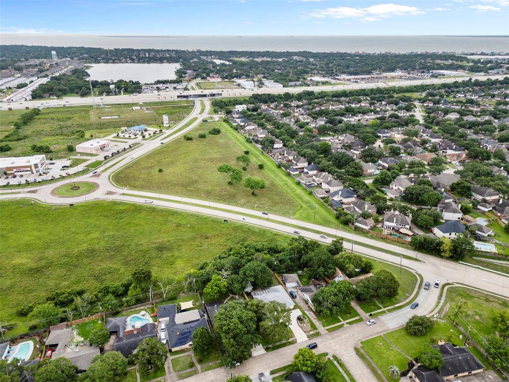 El Lago, TX 77586,1510 Loch Lake DR