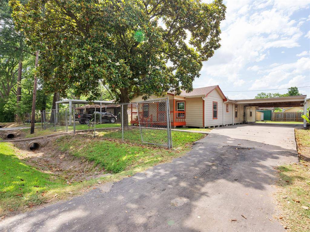 Houston, TX 77088,954 Ringold ST