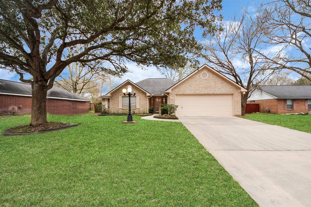 Sealy, TX 77474,1306 Quail Hollow LN