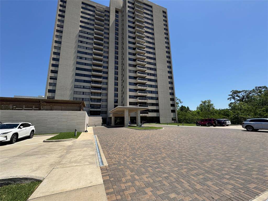 Houston, TX 77027,49 BRIAR HOLLOW LN #1201