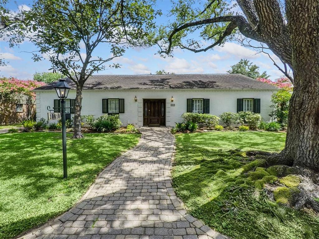 Houston, TX 77042,10610 Piping Rock LN