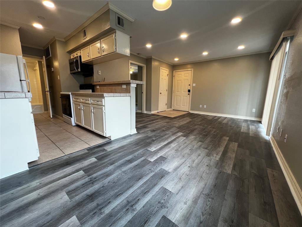 Houston, TX 77054,2750 Holly Hall ST #409