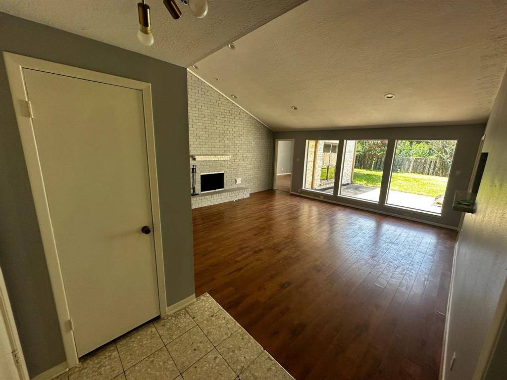 Houston, TX 77096,6111 Sanford RD