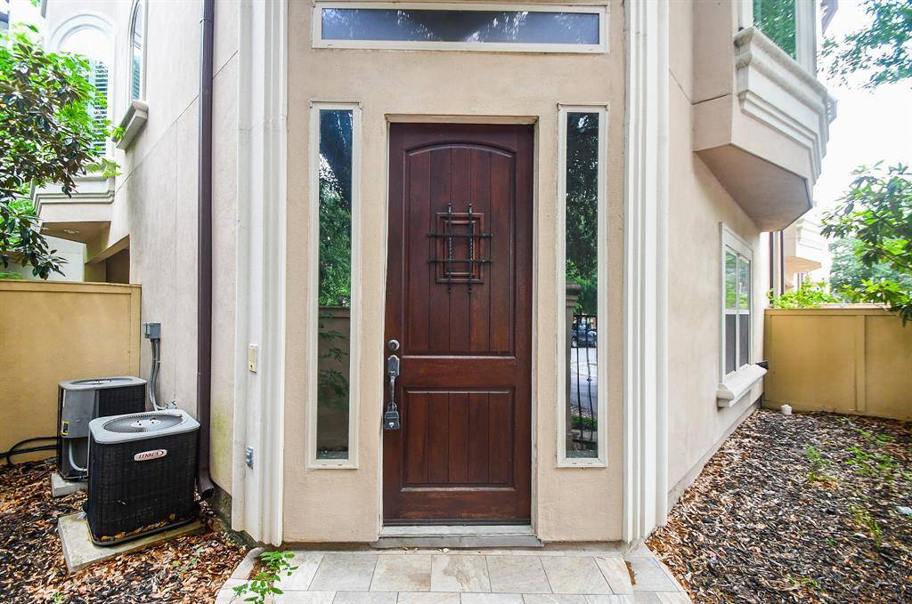 Houston, TX 77006,717 Welch ST