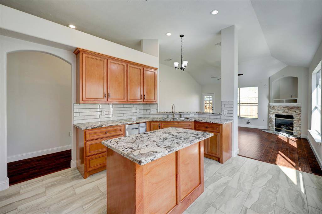 Houston, TX 77095,8707 Majesticbrook DR