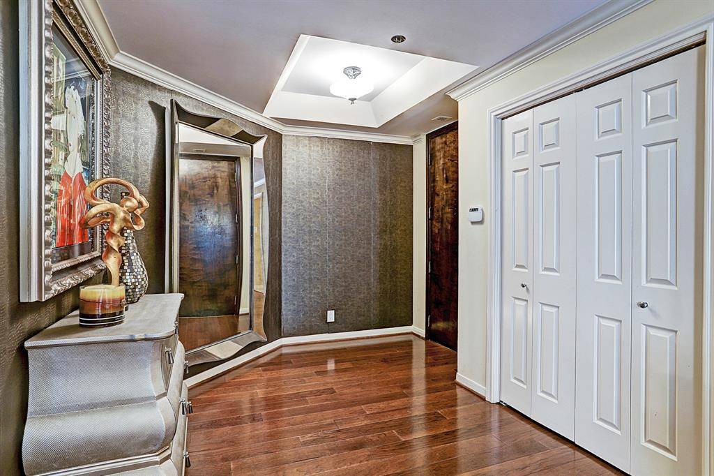 Houston, TX 77056,3350 Mccue RD #702
