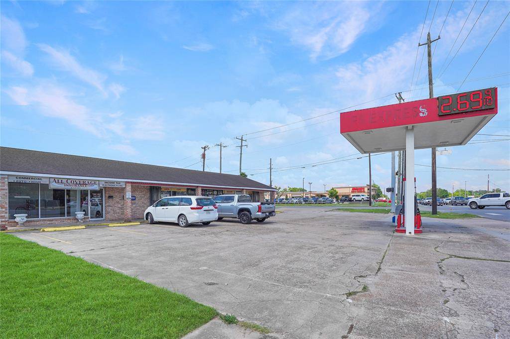Alvin, TX 77511,9000 W Highway 6